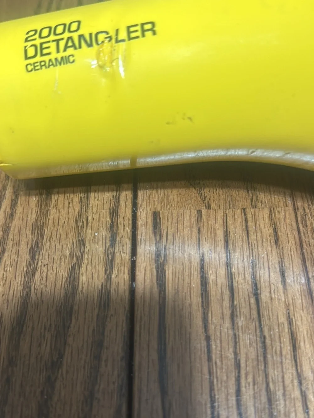 Red 2000 Detangler Ceramic Hair Dryer in Yellow